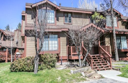 Big Bear Lake House | Brown Bear's Den - Spacious condo within walking distance to all Big Bear has to offer!