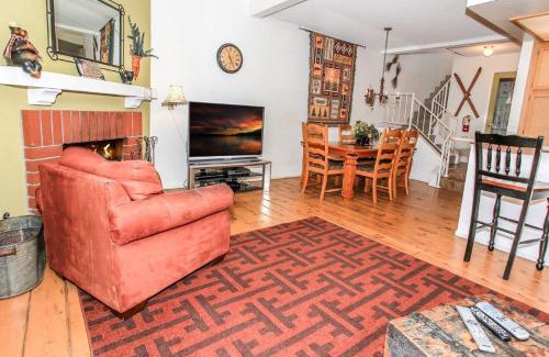 Big Bear Lake House | Brown Bear's Den - Spacious condo within walking distance to all Big Bear has to offer!