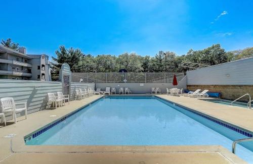 Lake Delton House | Brown Family Condo for Families Golf Trips and Girls Getaways