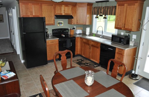 Brunswick House | Brunswick home near Bowdoin College, 1 month min stay