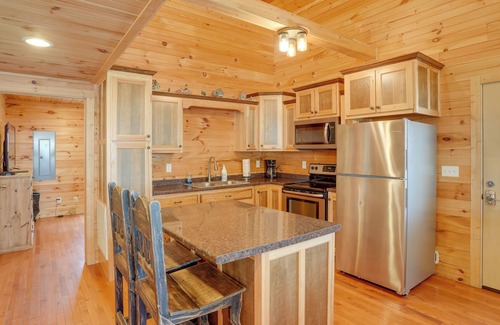 Bryant Cabin | Bryant Cabin Rental: Mountain View & Hot Tub!