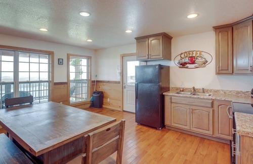 Bryant Cabin | Bryant Cabin w/ Private Hot Tub & Community Pool!