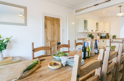 Cemaes Bay Cottage | Bryn Teg - sleeps 10 guests in 5 bedrooms