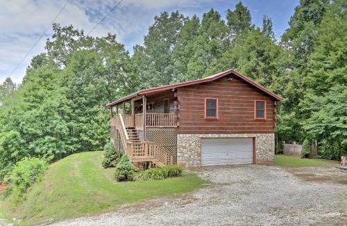 Bryson City House | Bryson City Cabin with Hot Tub, Views and Pool Table!