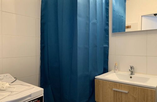 Quartier Chorier-Berriat Apartment | #BS | The Ingenious blue 💙 | Sleeps 4