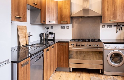 Saint Paul's Apartment | BS2 Lofts - Spacious 3 bedroom apartment