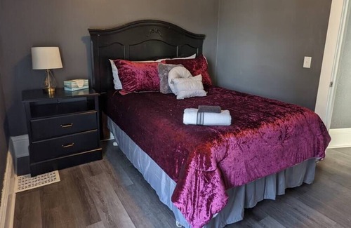Davenport Apartment | Bttm-Beautiful 2BR Ideal 4 Traveling Professionals