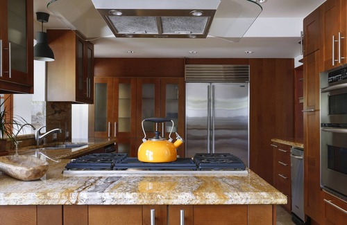 Western Malibu House | Bu Locals Beach House - Walk to the beach!