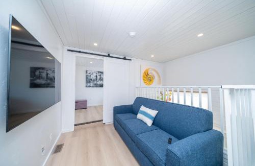 Parker Strip House | Bubbles and Brews, Road Runner Bungalow