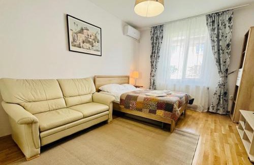 Otopeni Apartment | Bucharest Airport Stay & Fly