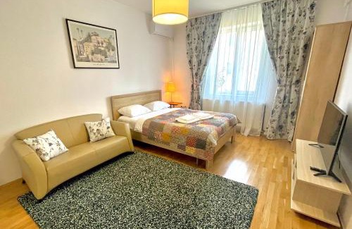 Otopeni Apartment | Bucharest Airport Stay & Fly