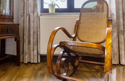 Kirchenlamitz Apartment | Buchhaus Vier - Mittelgeschoss