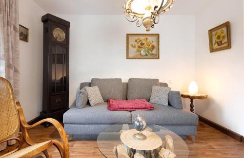 Kirchenlamitz Apartment | Buchhaus Vier - Mittelgeschoss