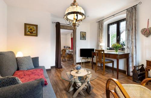 Kirchenlamitz Apartment | Buchhaus Vier - Mittelgeschoss
