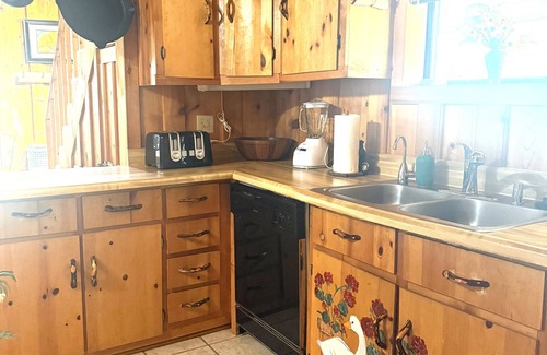 Highlands Cabin | Buck Creek Cabin - between Highlands and Franklin NC