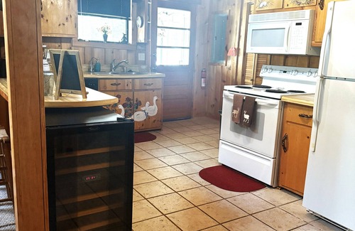 Highlands Cabin | Buck Creek Cabin - between Highlands and Franklin NC