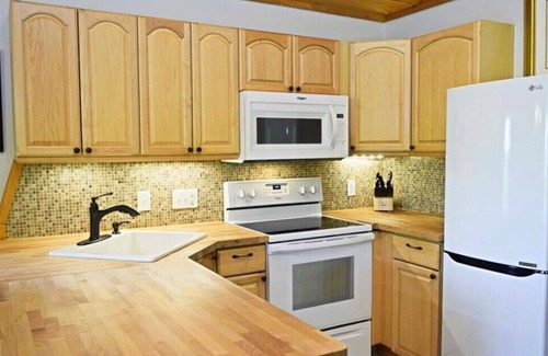 Purlear Cabin | Buck Mountain Retreat: Boone/Wilkesboro/W. Jefferson