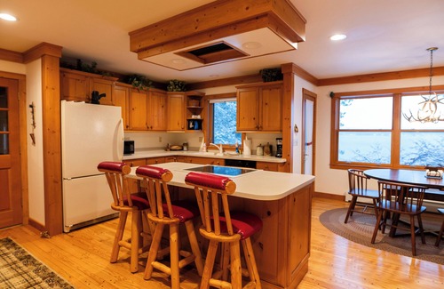 Conover House | Buckatabon Lakeside Retreat. Direct access to snowmobile trails!
