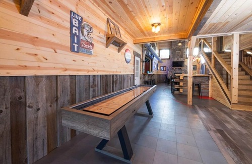 Logan Cabin | Bucket's Lodge by The Inn & Spa at Cedar Falls