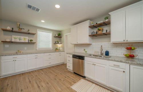 Gilmer House | Buckeye Hideaway