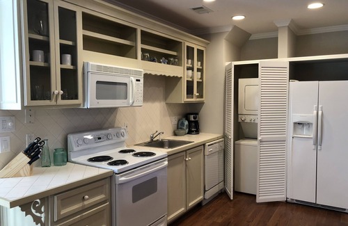 Chastain Park House | BUCKHEAD Carriage House, Security System, laundry, kitchen