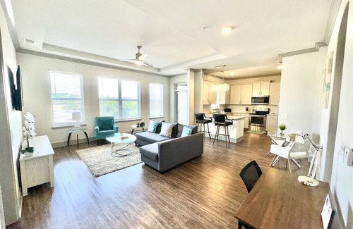 Lindbergh Apartment | Buckhead Quarters - Spacious with Private Balcony