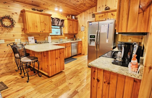 Buck Mountain Cabin | Buckin' Crazy-Open for Bookings! Hot Tub/WiFi,/FP/Views
