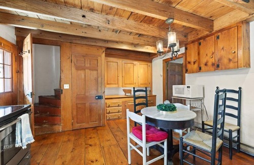 New Hope Cottage | Bucks County Holiday Getaway Near the Heart of New Hope