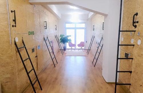 Reick Hotel | BUDGET Apt Dresden Trainstation - Fox Box