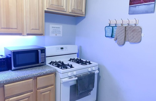 Ocean Hill House | Budget Brooklyn Room