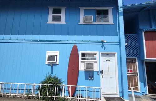 Wailuku Apartment | Budget Downtown Studio-I w/Queen Bed, Micro-Kitchen AC, WIFI & 4 free Streamers