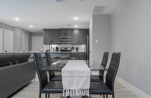 Houston House | Budget Friendly, Near Downtown- New Build Home