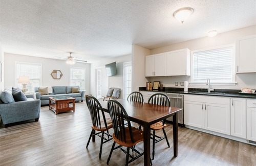 Parker House | Budget home for large families in West GVL