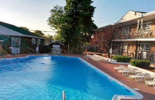 Riverhead Hotel | Budget Host East End Hotel in Riverhead