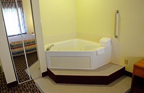 Allegan Hotel | Budget Host Inn