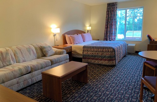 Allegan Hotel | Budget Host Inn