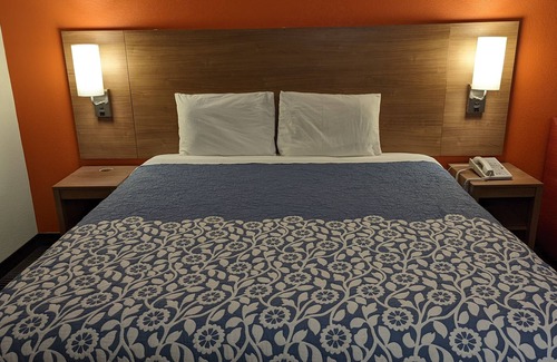 Henderson Hotel | Budget Host Inn