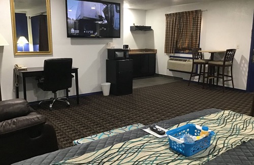 Central Oklahoma City Hotel | Budget Inn and Suites