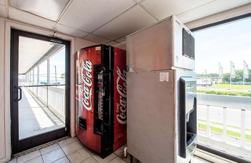 Willoughby Spit Hotel | Budget Inn-Norfolk, VA - Oceanview
