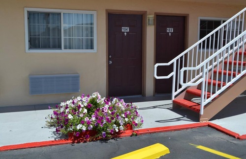 Needles Hotel | Budget Inn of Needles