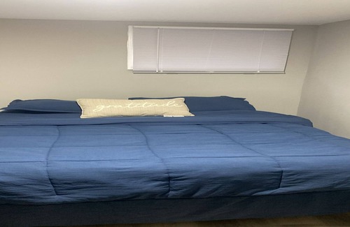 Newark Bed & Breakfast | Budget private Room G