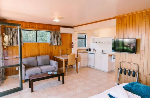 Kaiteriteri Apartment | Budget Studio Unit Garden view