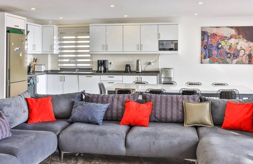 Kalkan Villa | Budget villa for 10, views, pool, table tennis, perfect central location