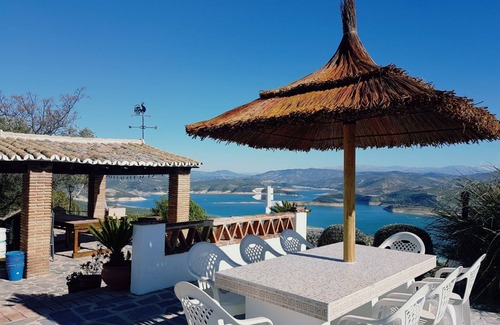 Rute Apartment | Buenavista 2 Apartment with Balcony Overlooking Lake Iznajar and swimming pool