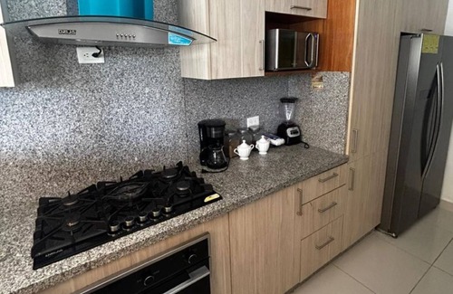 Santo Domingo Apartment | Bueno, Bonito y Barato! Las 3 Bs estan aqui! A 2 cuadras del Downtown Center!