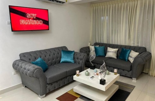 Santo Domingo Apartment | Bueno, Bonito y Barato! Las 3 Bs estan aqui! A 2 cuadras del Downtown Center!
