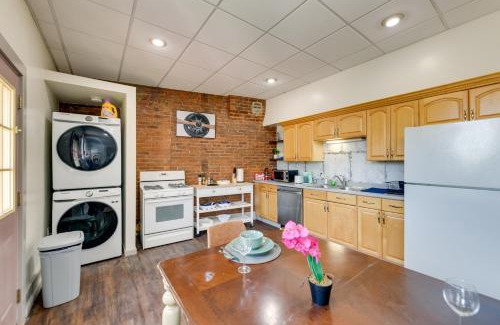 Buffalo Apartment | Buffalo Apartment with Balcony 1 Mi to Downtown!