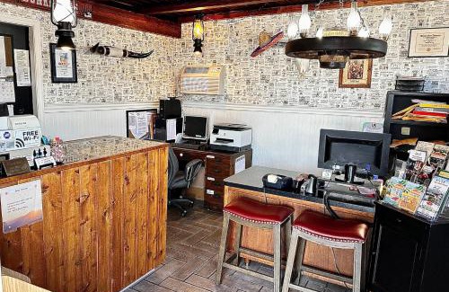 Bonita Springs Hotel | Buffalo Chip's Ranch House Motel