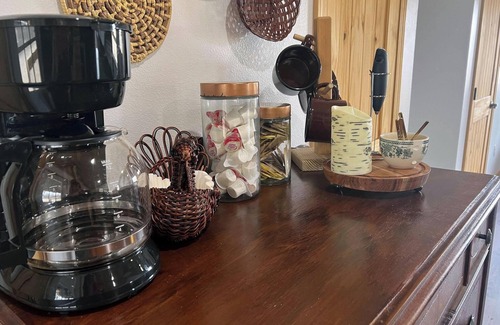 Jasper House | Buffalo Pastures Retreat - Minutes to Jasper Square