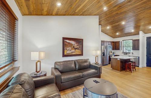 Torreon House | Buffalo Ridge Retreat
